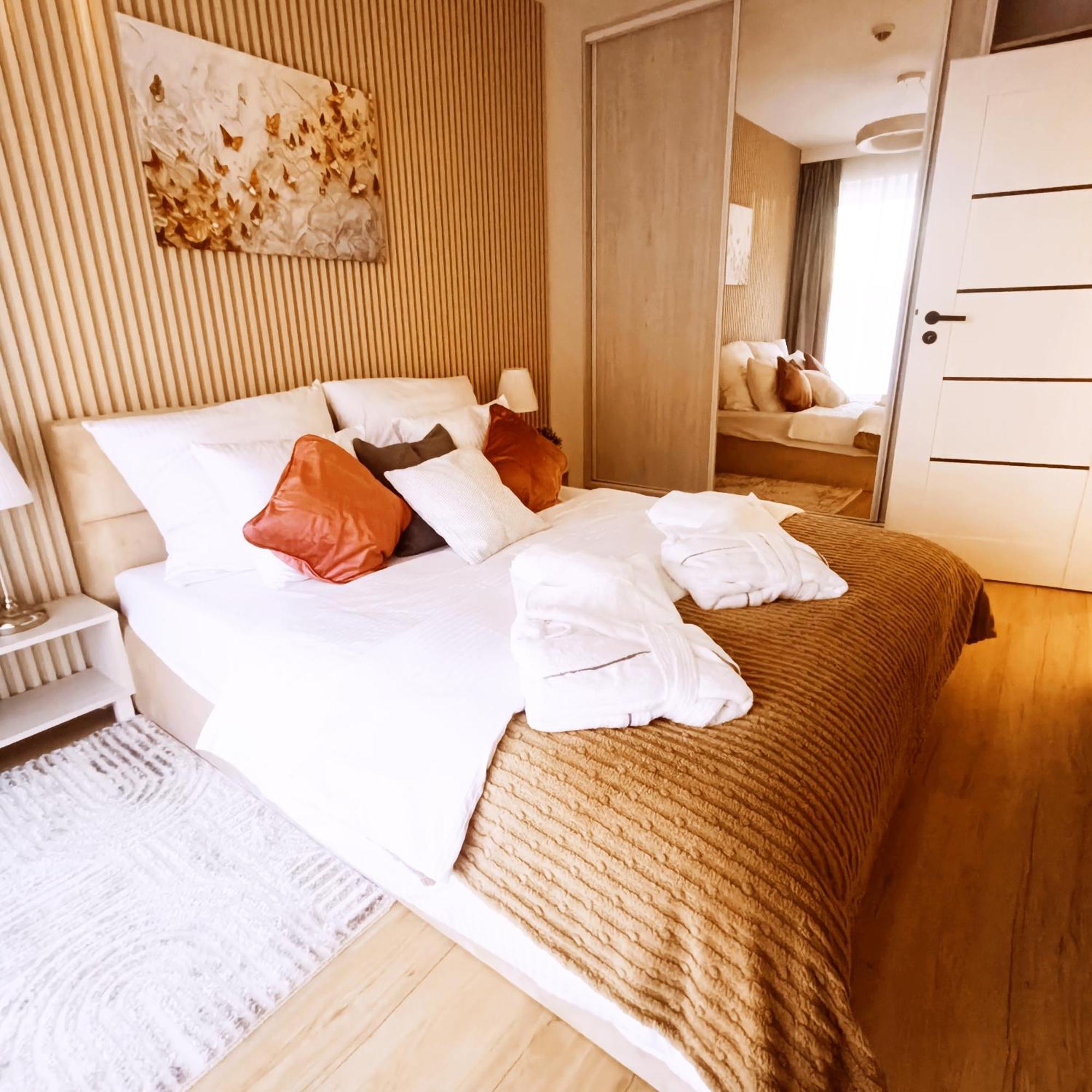 Apartment Butterfly Luxury Kasprowicza Klimatyzacja, Prywatny Parking, Basen & Fitness W Cenie Kolberg
