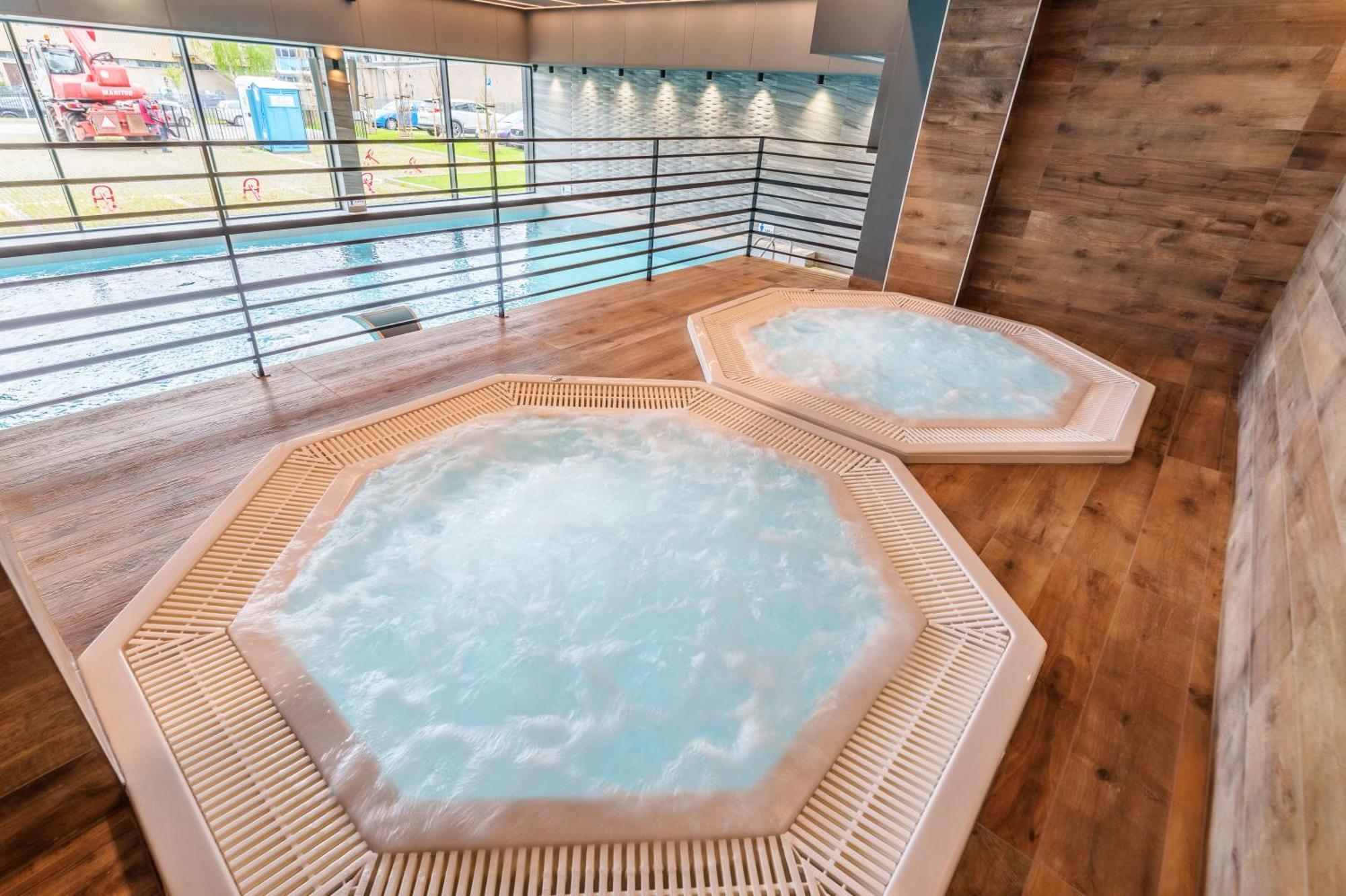 Apartament Butterfly Luxury Kasprowicza Klimatyzacja, Prywatny Parking, Basen & Fitness W Cenie Kołobrzeg